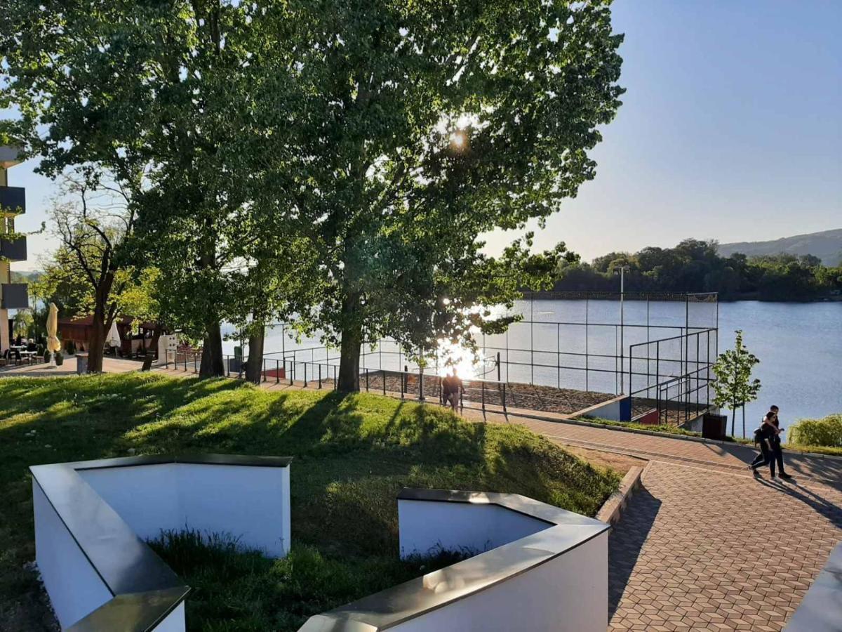 Apartmani K&V Veliko Gradište Exteriör bild